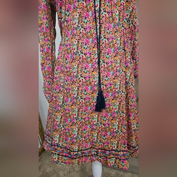 LOBAS Ditsy Floral Boho Flowy Shift Long Sleeve Mini Dress. Pink Multi. Size Med - Picture 8 of 14